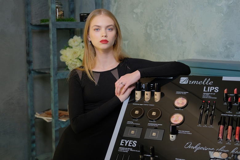 КУРС "Я - ЭКСПЕРТ MAKE UP BY ARMELLE" КУРС "Я - ЭКСПЕРТ MAKE UP BY ARMELLE"
